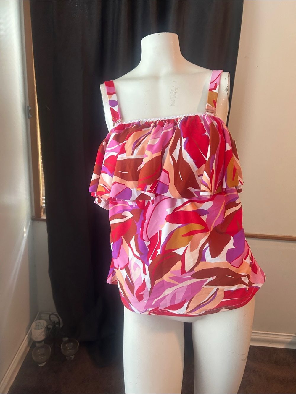 Raisins Curves Women's Pink Multicolor Ruffle Tankini Swim Top